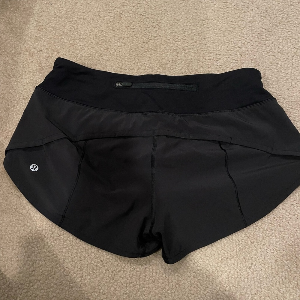 Black regular size 6 Lululemon short